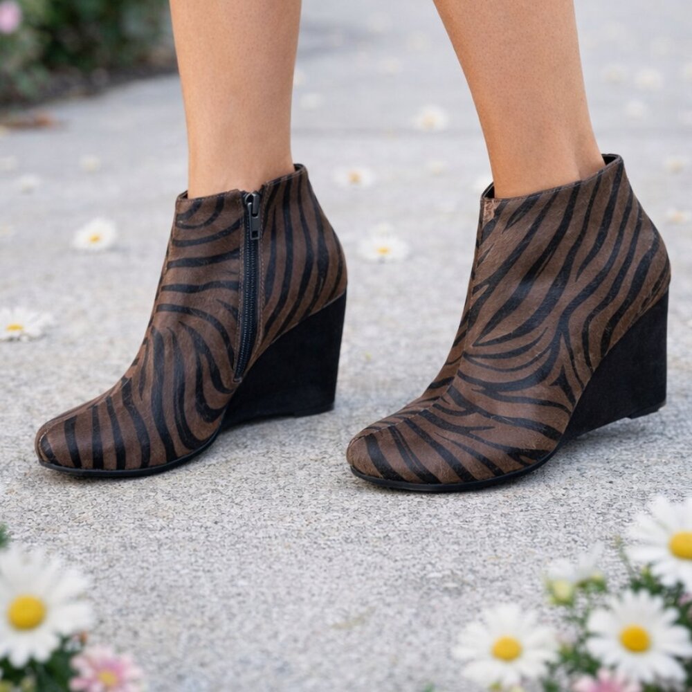 Aerosoles Black and Brown Zebra Ankle Boots, fur texture, 8 1/2, new, wedge heel